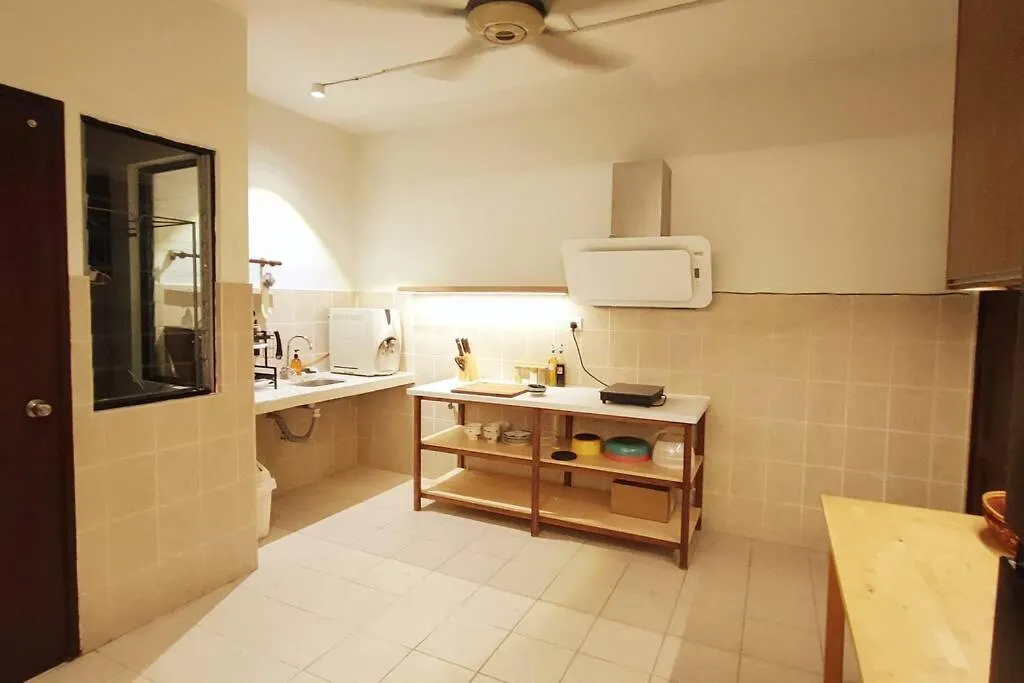 Apartment Spacious 4Br Condo Near Klcc - Travel With Mrt Kuala Lumpur